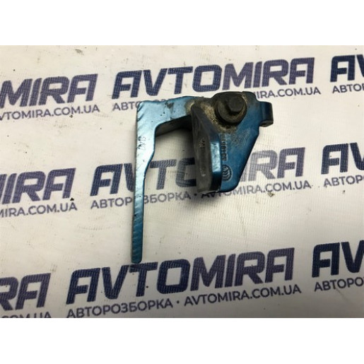 Петля двери передней левой нижняя Ford Mondeo 4 2007-2014 1778351